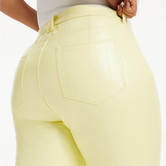 Good American 90s relaxed faux leather straight leg pants size 10 lemon - Picture 4 of 14